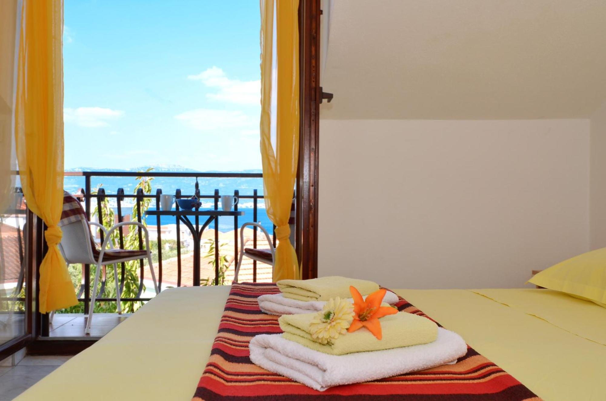 Apartments By The Sea Slatine, Ciovo - 12176 Δωμάτιο φωτογραφία